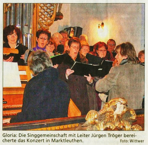 Singen fr Brot fr die Welt mit Chorleiter Jrgen Trger und Heidi Sprgel an der Orgel